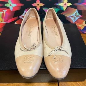 CHANEL Ballerina Flats Beige Leather Shoe Sz 38.5